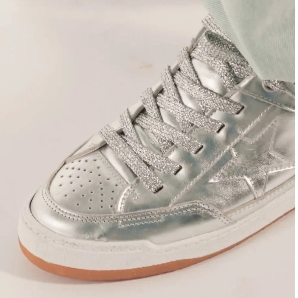 GOLDEN GOOSE Women’s Yeah Sneakers in Silver Laminated Leather - Picture 5 of 10